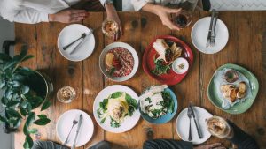 Guideline to Table Etiquette for Lunch with Style and Grace