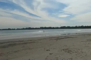 Tapak Paderi Beach