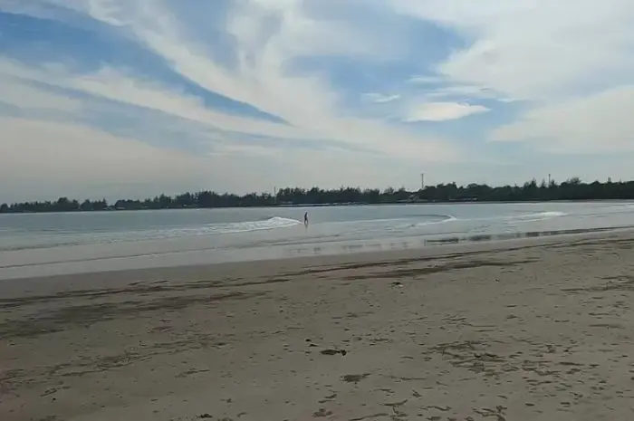 Tapak Paderi Beach