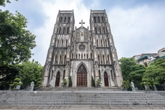 Must-Visit Tourist Attractions in Hanoi, Vietnam for History & Unique Culture