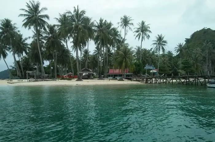 Must-Visit Tourist Attractions in Padang for a Cultural Experience
